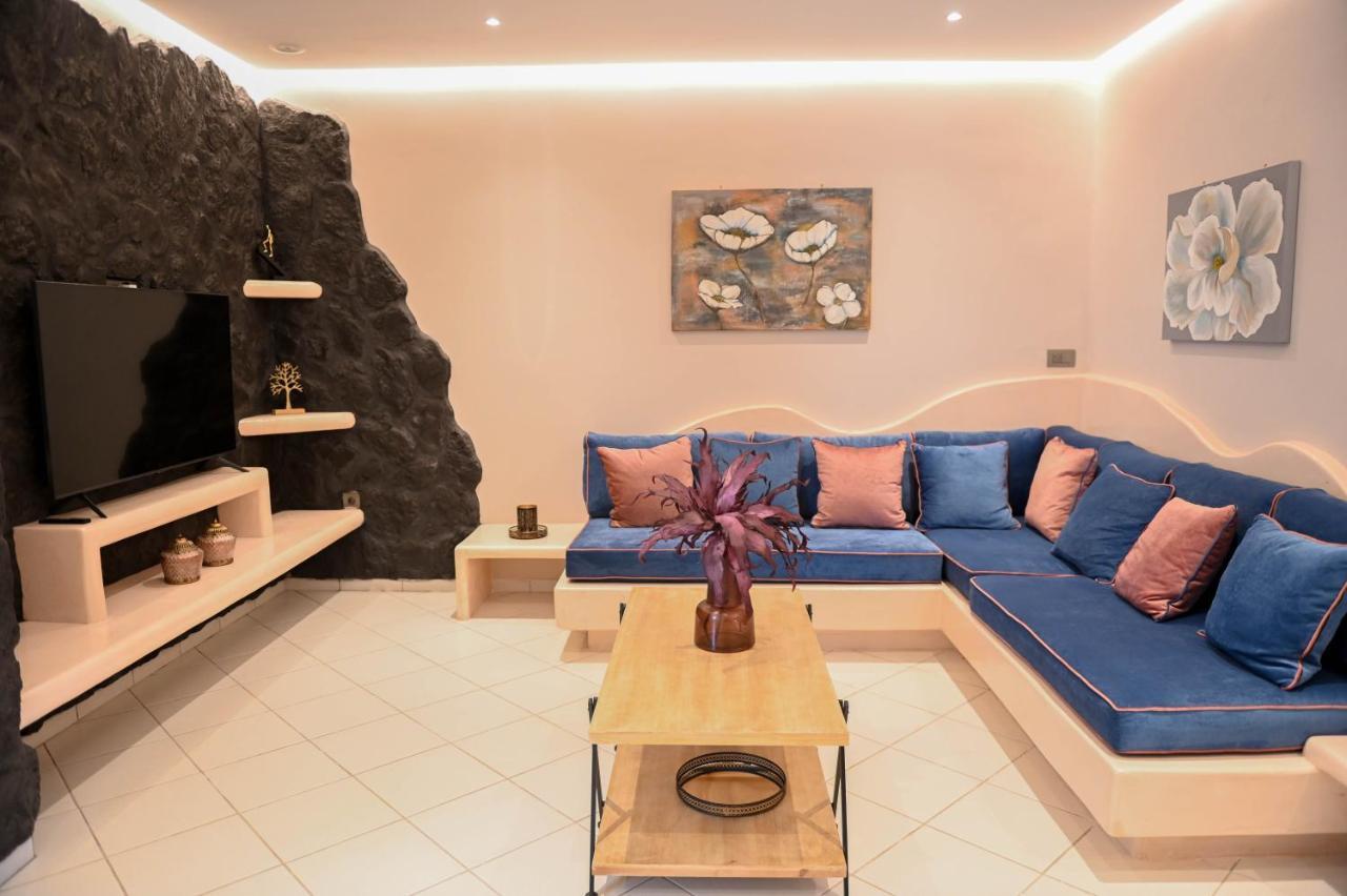 The Rock Luxury Homes メッサリア エクステリア 写真