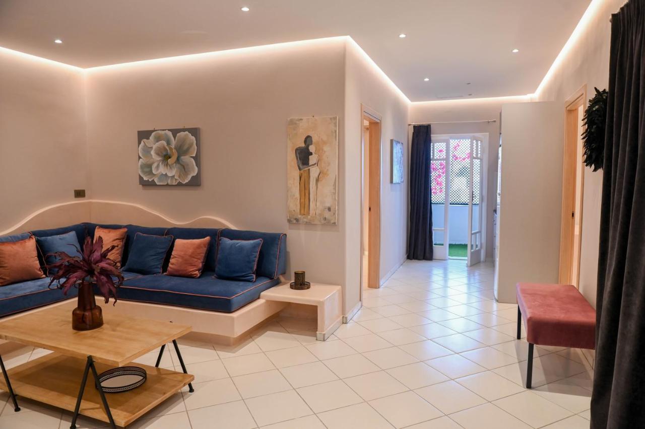 The Rock Luxury Homes メッサリア エクステリア 写真