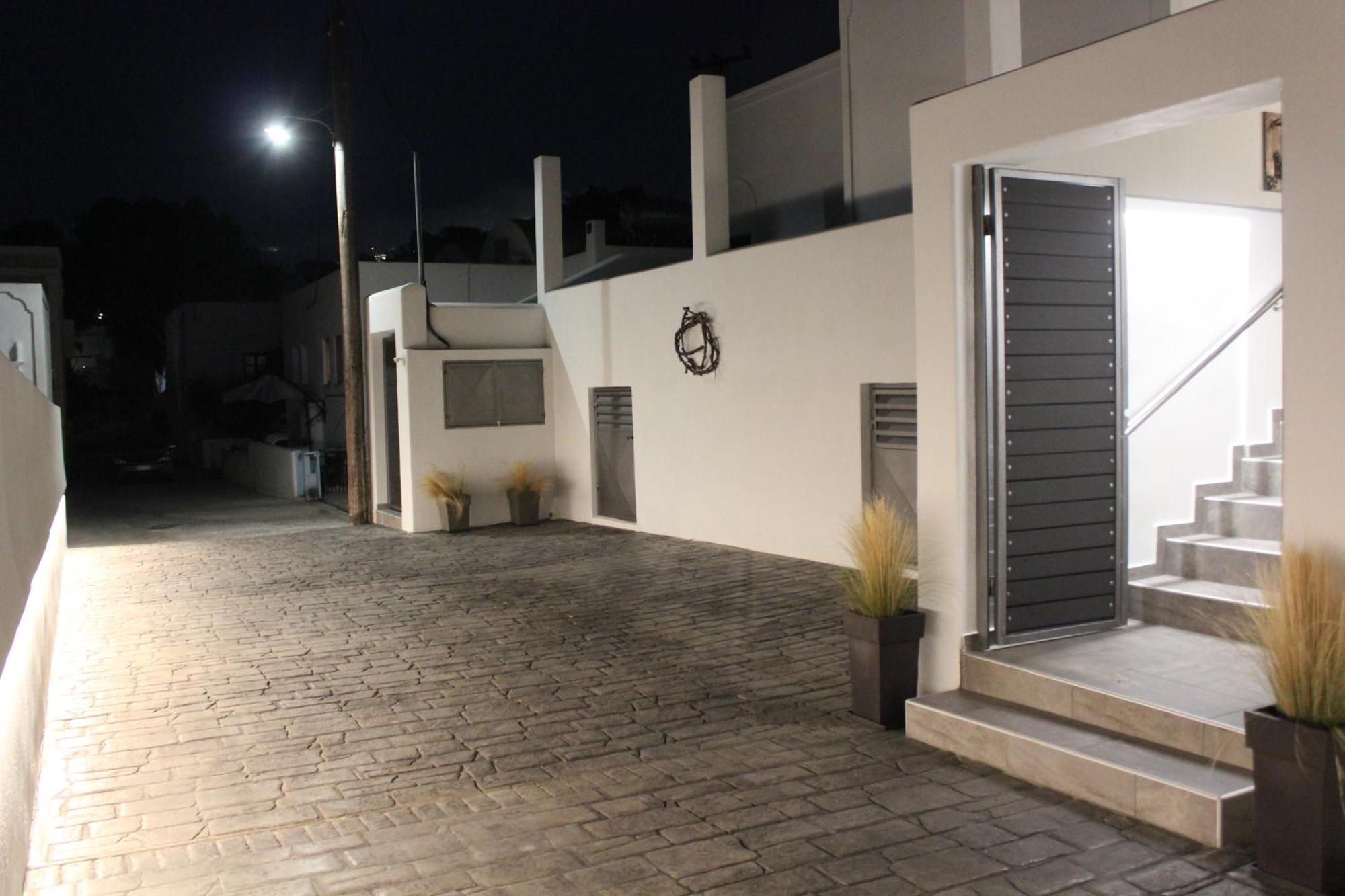 The Rock Luxury Homes メッサリア エクステリア 写真