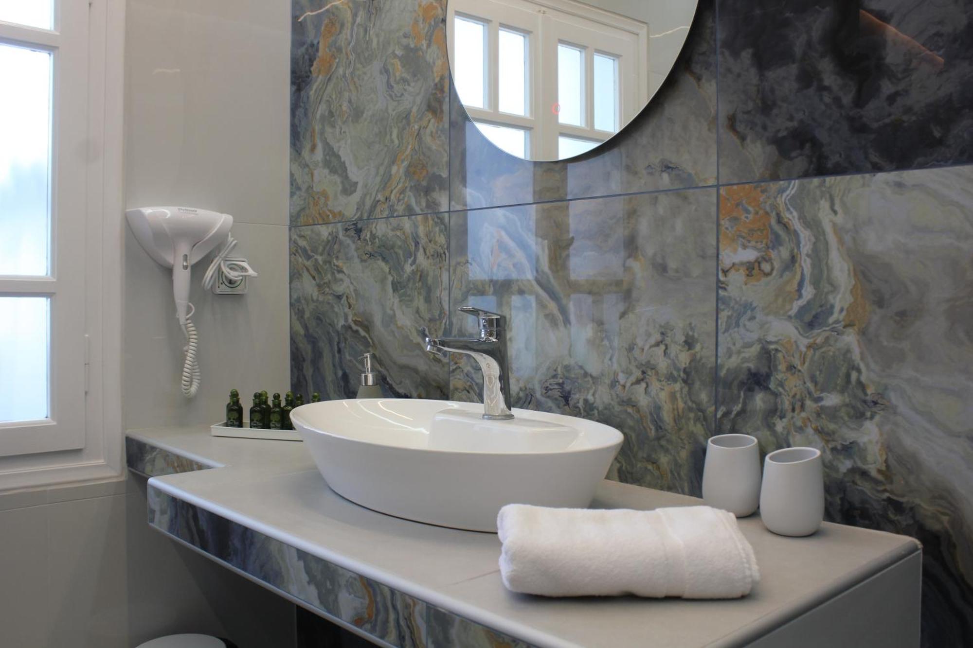 The Rock Luxury Homes メッサリア エクステリア 写真
