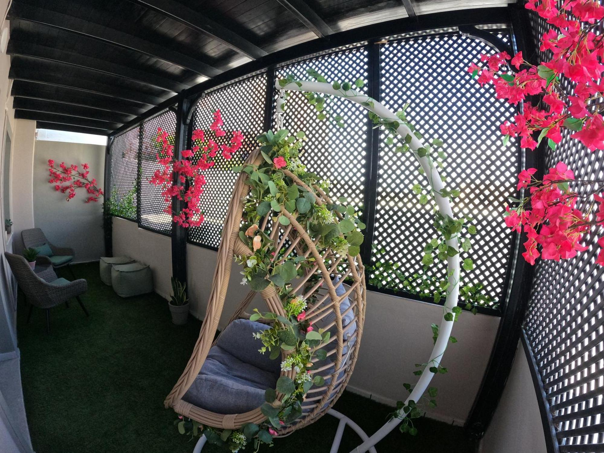 The Rock Luxury Homes メッサリア エクステリア 写真